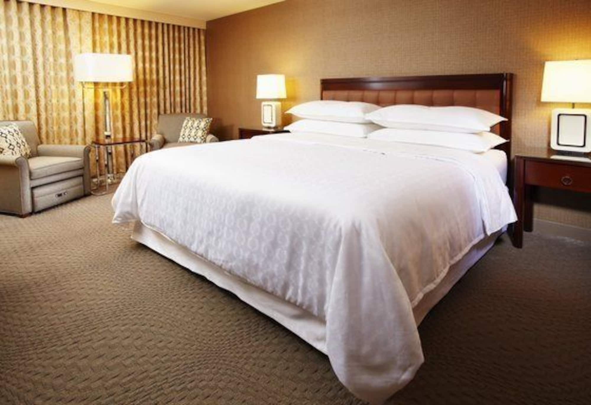 Sheraton Lisle Naperville Hotel Exterior foto